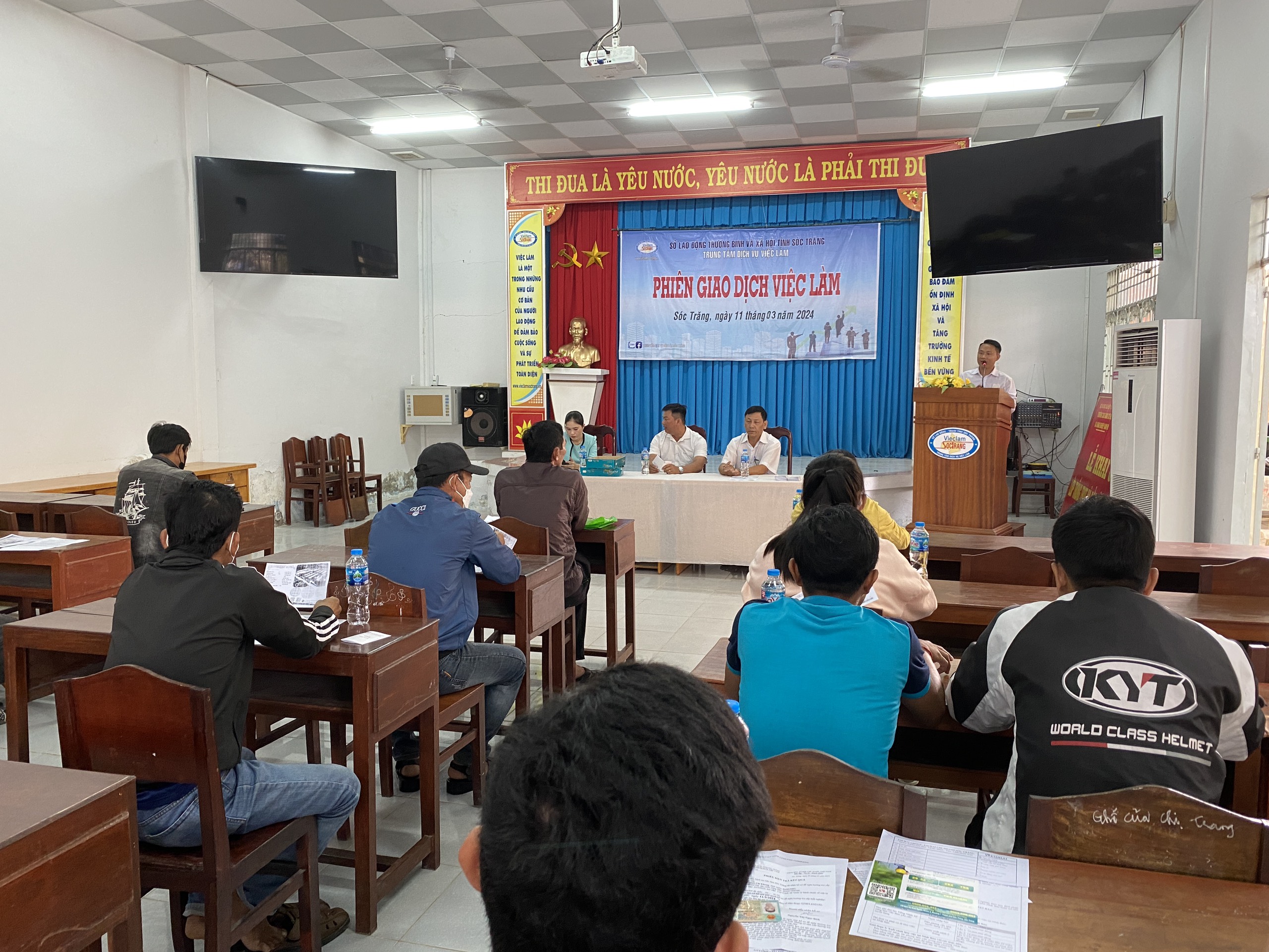 Mời lao động tham dự Phiên giao dịch việc làm được tổ chức tại các xã thuộc huyện Long Phú diễn ra từ ngày 03/04/24 đến 05/04/24